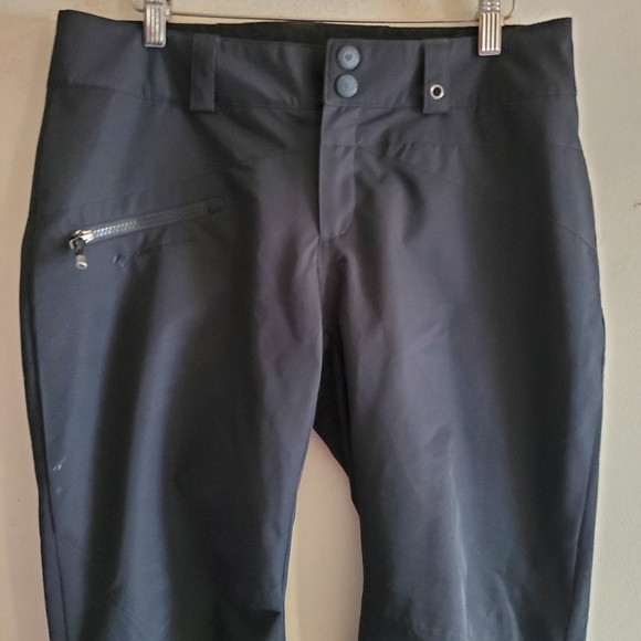 Obermeyer women's pant size 6 short. - Picture 4 of 10